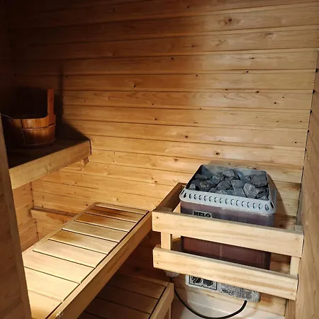 Kaupunkikoti Omalla Saunalla Sekae Laehellae Juna-asemaa, 100m Wifi