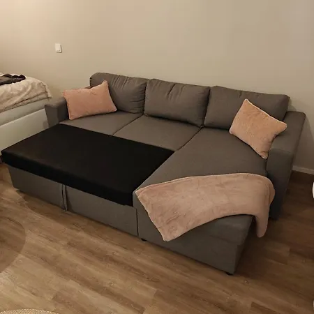 Kaupunkikoti Omalla Saunalla Sekae Laehellae Juna-asemaa, 100m Wifi Apartman *