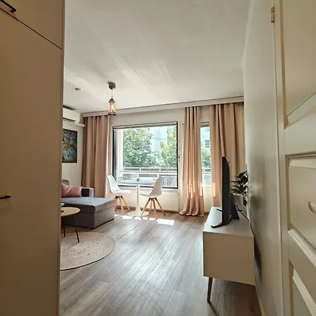 Kaupunkikoti Omalla Saunalla Sekae Laehellae Juna-asemaa, 100m Wifi Appartement Järvenpää