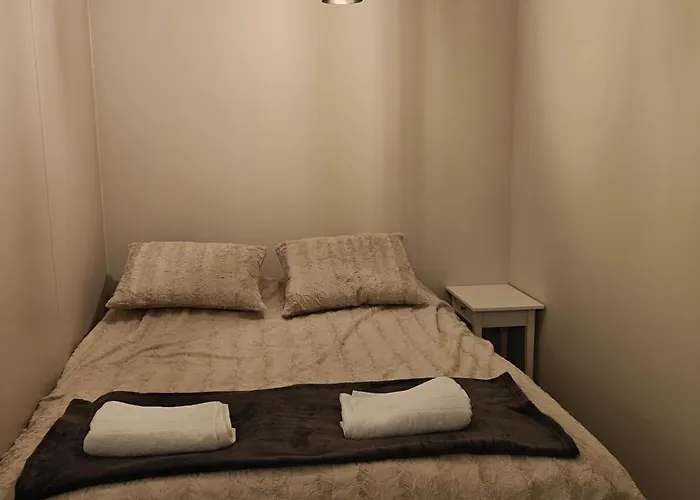 Kaupunkikoti Omalla Saunalla Sekae Laehellae Juna-asemaa, 100m Wifi Apartman